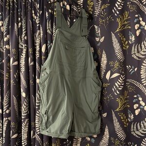Duluth Trading Co. Green shorts Overalls XXL